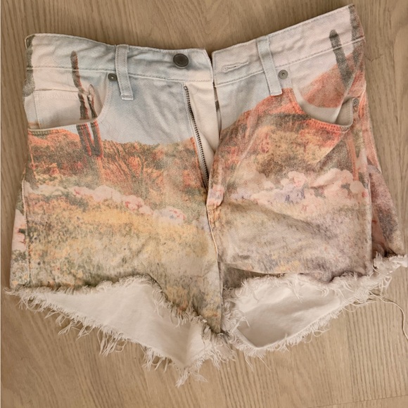 Blank NYC Pants - Blank NYC Pastel Desert Print Frayed Hem Women's Shorts - White, Peach, Tan